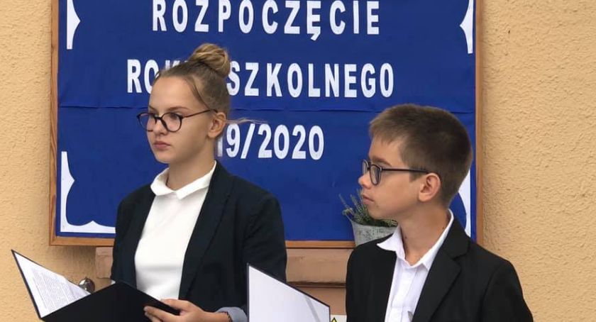 Uroczyste rozpoczęcie nowego roku szkolnego w Zespole Szkół Katolickich