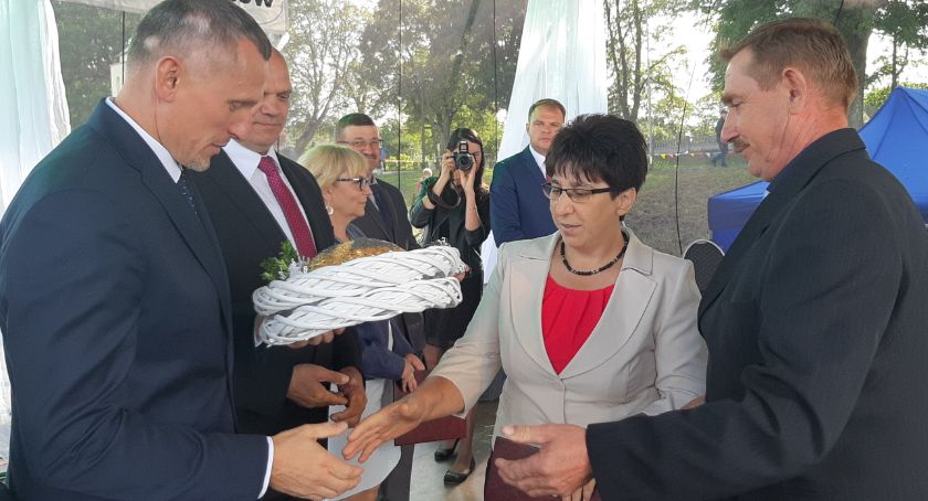 Powiatowo-gminne dożynki w Stawnicy 2019