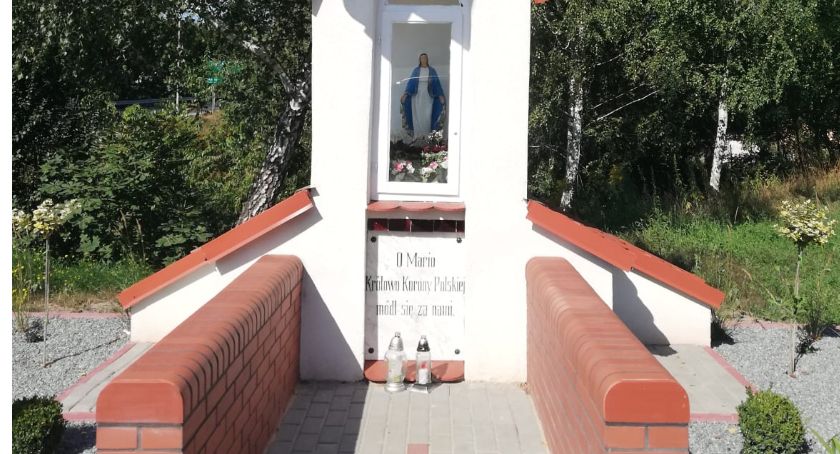 Kapliczka odnowiona po dewastacji 