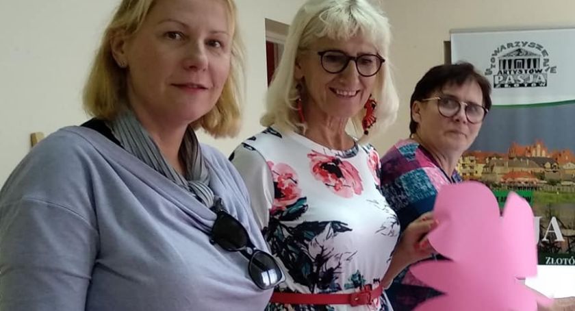 Przygotowania do Marszu Różowej Wstążki