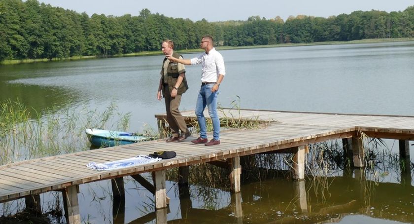 Pomost, wiata i ...plaża w Łąkiem