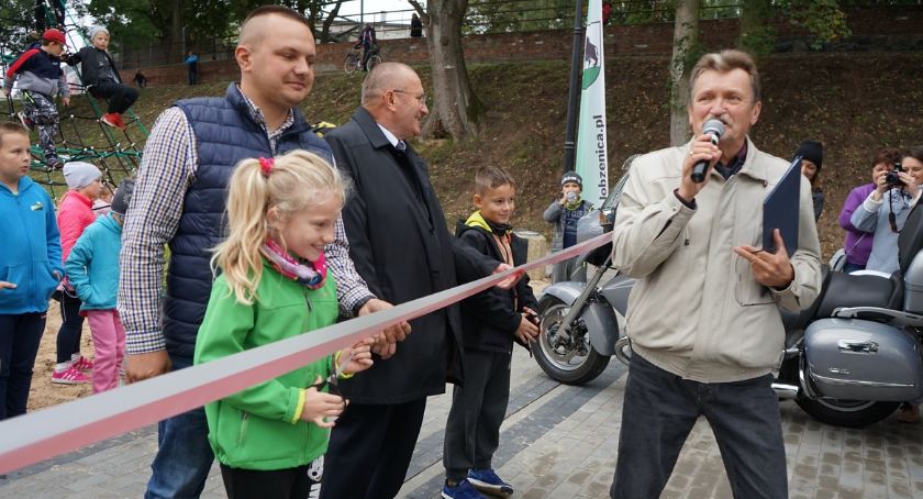 Otwarcie nowego placu zabaw w Łobżenicy