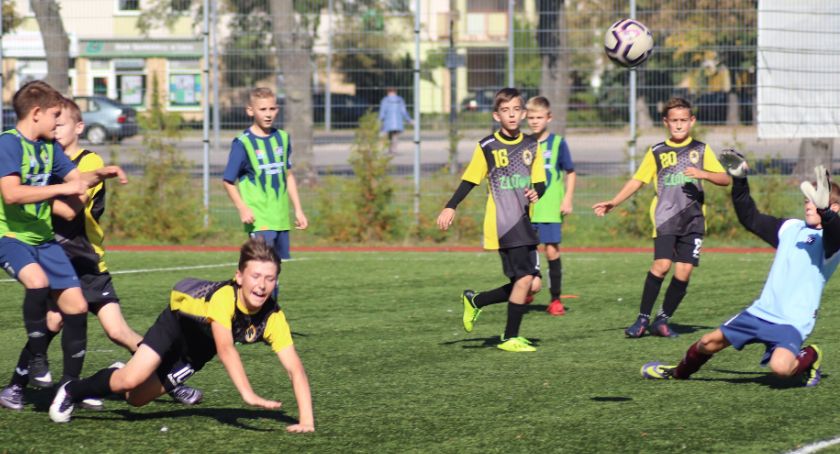 Młodzik Football Academy Fair Play Złotów kontra MOSiR Piła
