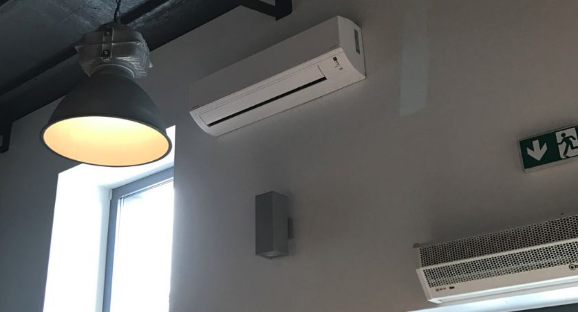 Kiedy przeprowadzić serwis klimatyzacji w biurze?