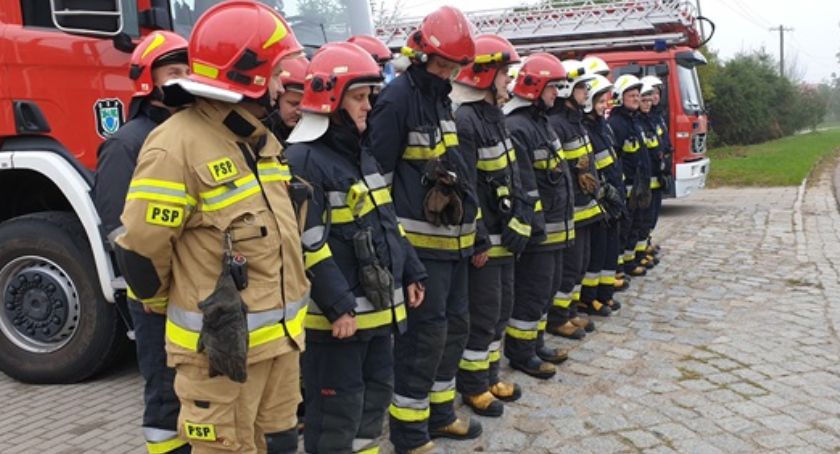 Strażacy ćwiczyli na poligonie