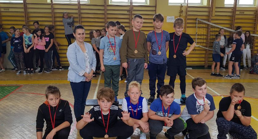 Mistrzostwa szkoły w piłce ręcznej w Lipce