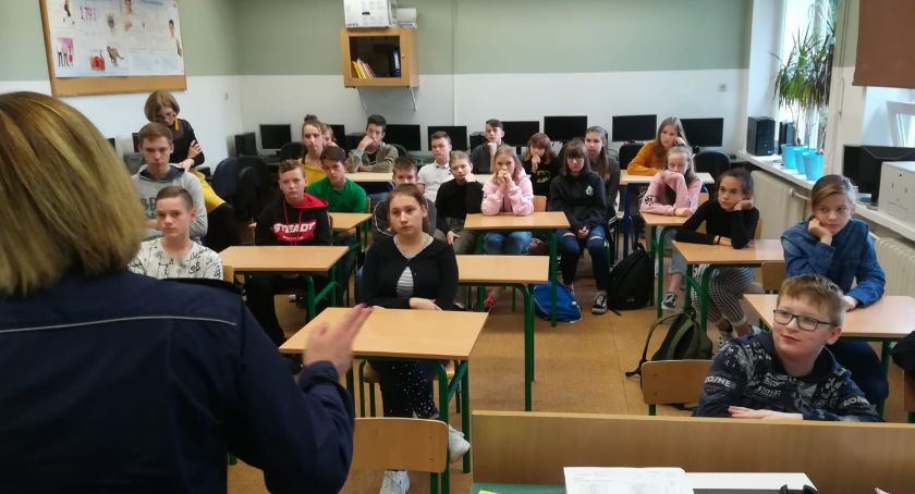 Policjanci spotkali się z uczniami w Kleszczynie