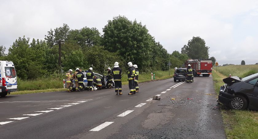 Za dużo kolizji. Będą pasy i być może STOP