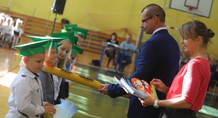 Pasowanie na ucznia w Szkole Podstawowej nr 3 w Złotowie