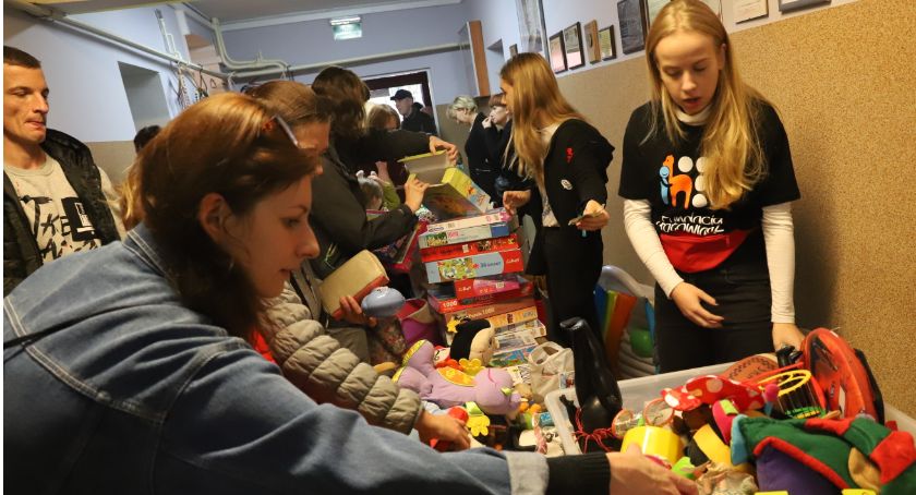 Pchli Targ z Fundacją Złotowianka w I LO