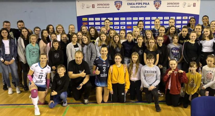 Spartanki na meczu Polskiej Ligi Siatkówki kobiet