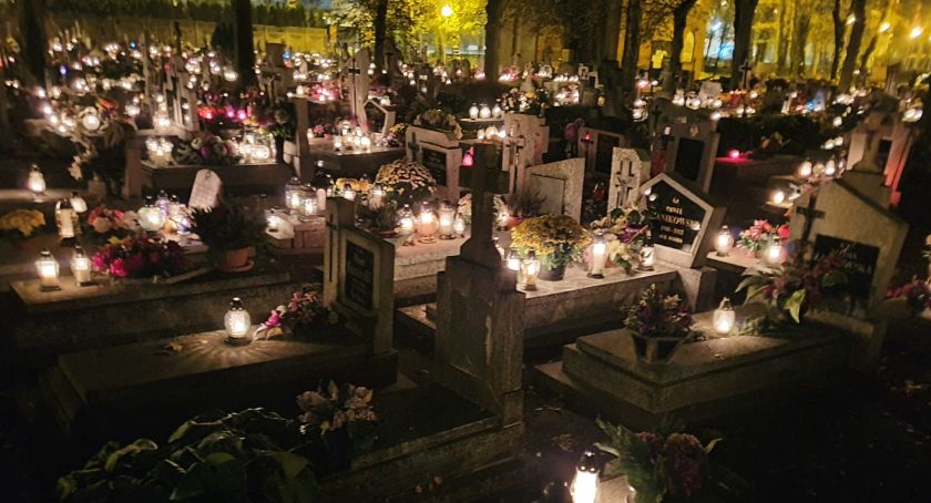 Święto Zmarłych na złotowskich cmentarzach