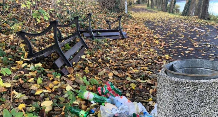 Kto zdewastował ławki na promenadzie?