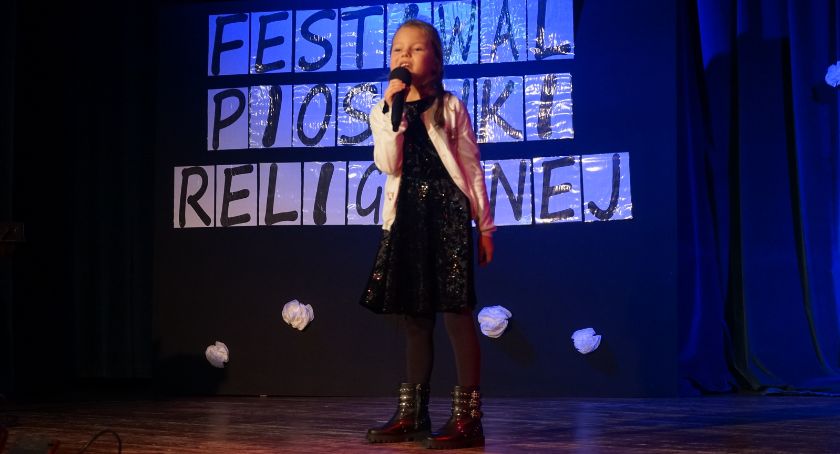 Festiwal Piosenki Religijnej Chwalmy Pana w Krajence[WIDEO]