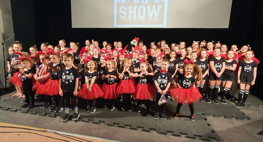 Świąteczne Show Szkoły Tańca Top Toys 