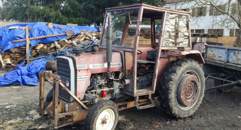 Ukradli traktor z Górki Klasztornej. Nieletni sprawcy odpowiedzą za to przed sądem