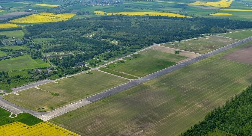 Lotnisko z planem