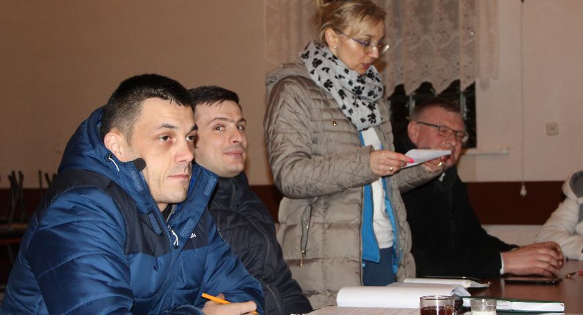 Zebranie wiejskie w Głomsku 