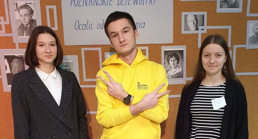 Uczniowie I LO na XI Wielkopolskim Konkursie Recytatorskim 