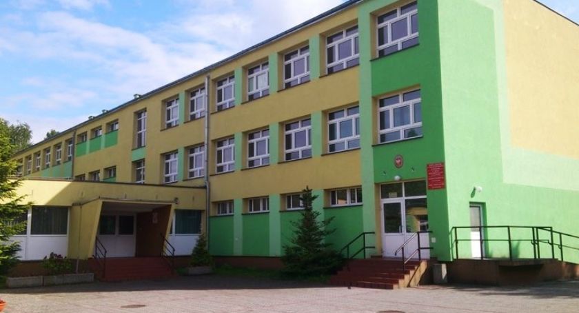 Koronawirus coraz bliżej? W Szczecinku zamknięto szkołę