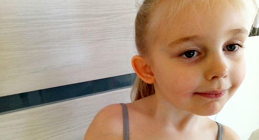Emilka potrzebuje Twojego wsparcia. Choruje na wrodzony kręcz szyi