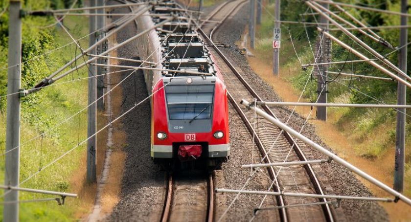 Ograniczenia w kursowaniu pociągów od 23 marca do 10 kwietnia