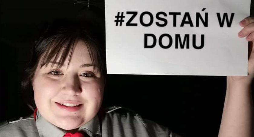 Czerwone Żelki przyłączyły do akcji #zostańwdomu
