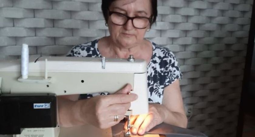 W Jastrowiu szyją maseczki dla seniorów