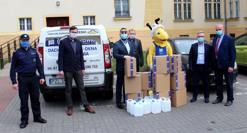 DACH przekazuje środki ochronne