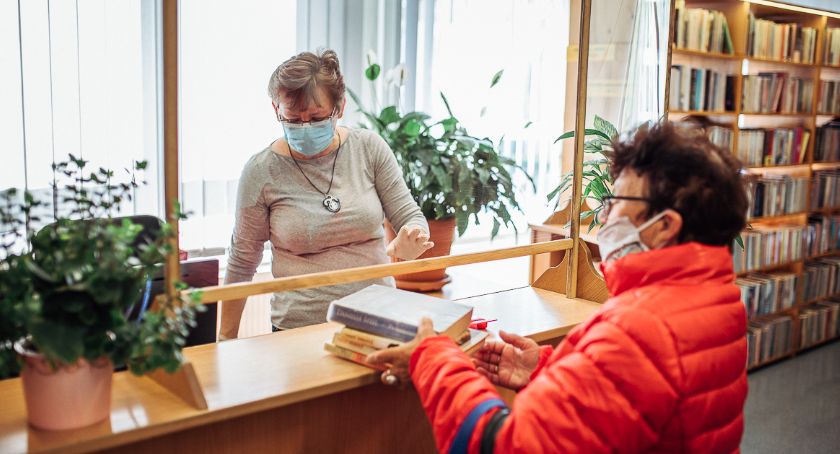 Złotów: Biblioteka zaczęła działać