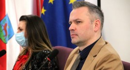 Czyżby A. Pulit bał się referendum?