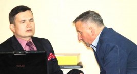 Kto zapłaci za prawnika dla przewodniczącego?