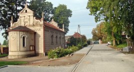 Jak proboszcz z burmistrzem  o drodze dyskutowali