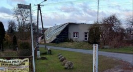 W nocy i rano silnie wiało. Strażacy mieli ręce pełne roboty