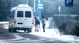 Czy dowożenie uczniów ma sens?