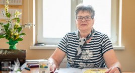 Wyrzucali mnie drzwiami, to wchodziłam oknem