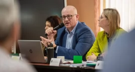Żeby nie robić koncertu życzeń przed wyborami