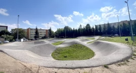 Pumptrack w ciemnościach. Dlaczego akurat te lampy przy „Trójce” nie świecą?