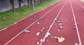 Oburzeni mieszkańcy pokazują zdjęcia. – Tak jest tam zawsze! – mówią