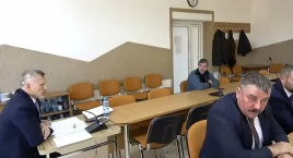 „Broń w obronie szkoły”? Szokujące słowa pod adresem radnych
