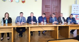 Boisko albo droga – o to jest pytanie. Do ministra!