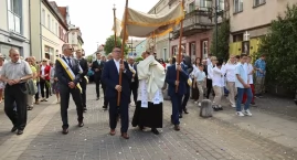 Procesja Bożego Ciała przeszła ulicami Złotowa. Tłum&hellip;