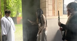 Na scenie zamiast przed ekranem 