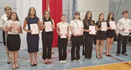 Ostatni dzwonek, nagrody i podziękowania w I LO w Złotowie