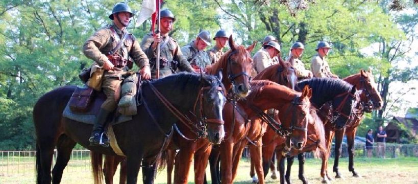 Pokaz musztry kawaleryjskiej i puchary dla najlepszych jeźdźców 