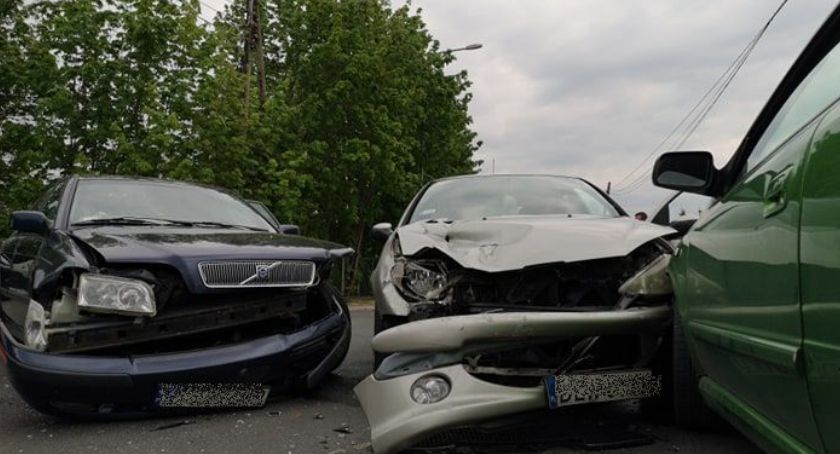 Zderzenie trzech samochodów w Cieplicach