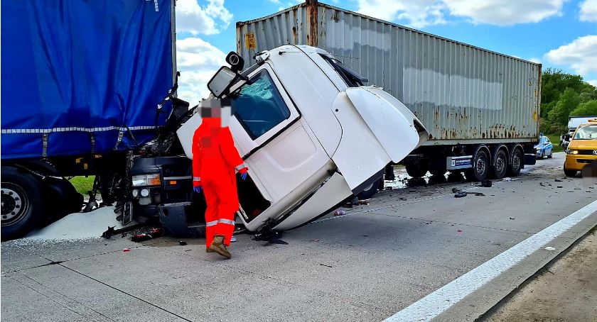 Karambol na A4. Autostrada zablokowana.