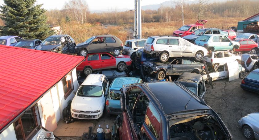 Jak nie stracić na wraku. Auto złomowanie Jelenia Góra