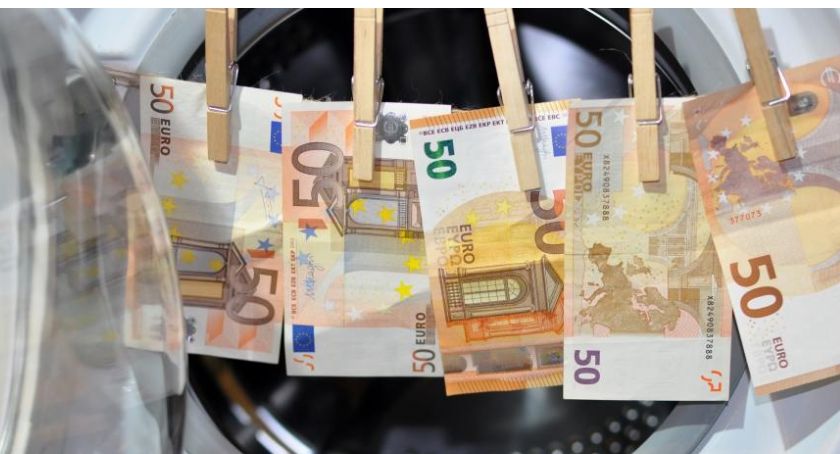 5 osób zatrzymanych za pranie brudnych pieniędzy i inne przestępstwa