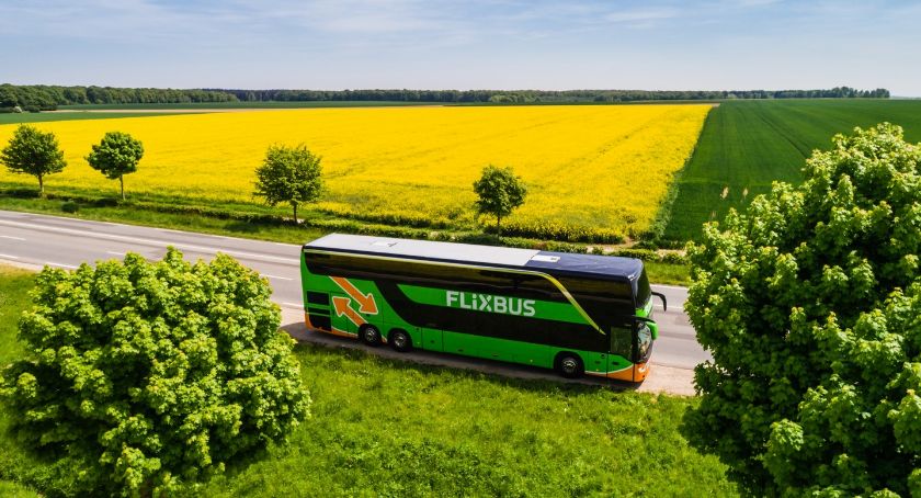 FlixBus Polska wznawia kolejne połączenia – nowe kierunki  na długi weekend i wakacje